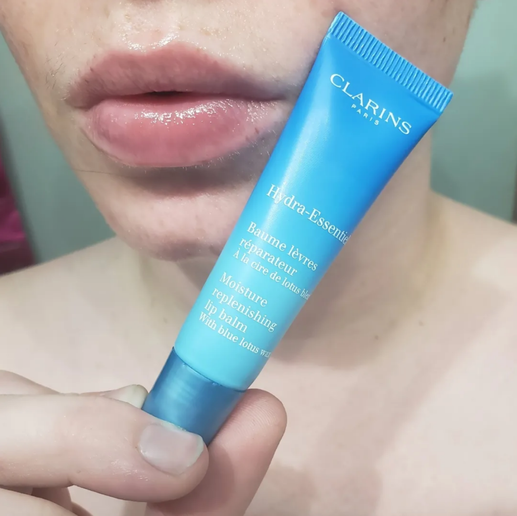 CLARINS
Hydra-essentiel Moisture replenishing Lip Balm