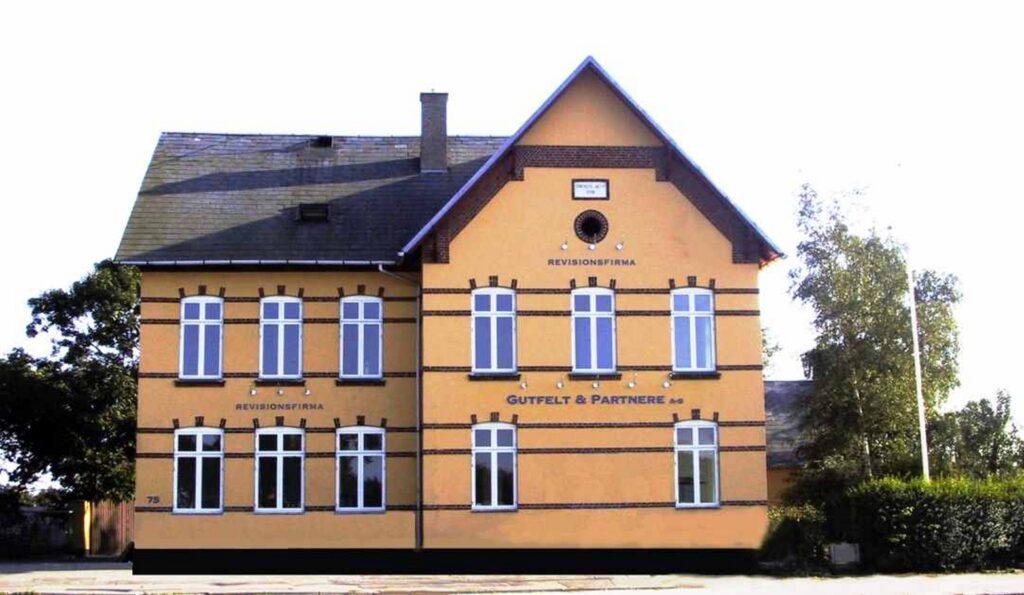 Kort tid efter, at revisionsfirmaet i 2002 var flyttet fra kontoret ved det gl. vandtårn i Tårnby, så bygningen stort set ud, som vi kender den i dag. Foto: Dines Bogø.