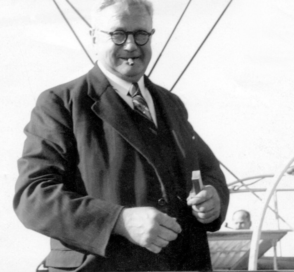 1949. Robert Hansen. Autoparkejer, avisredaktør, skibsreder m.v. Privatfoto.