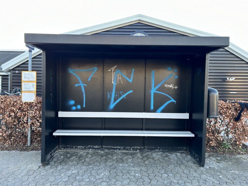 Grafitti i Dragoer 00001 | foto fra dragørnews.dk