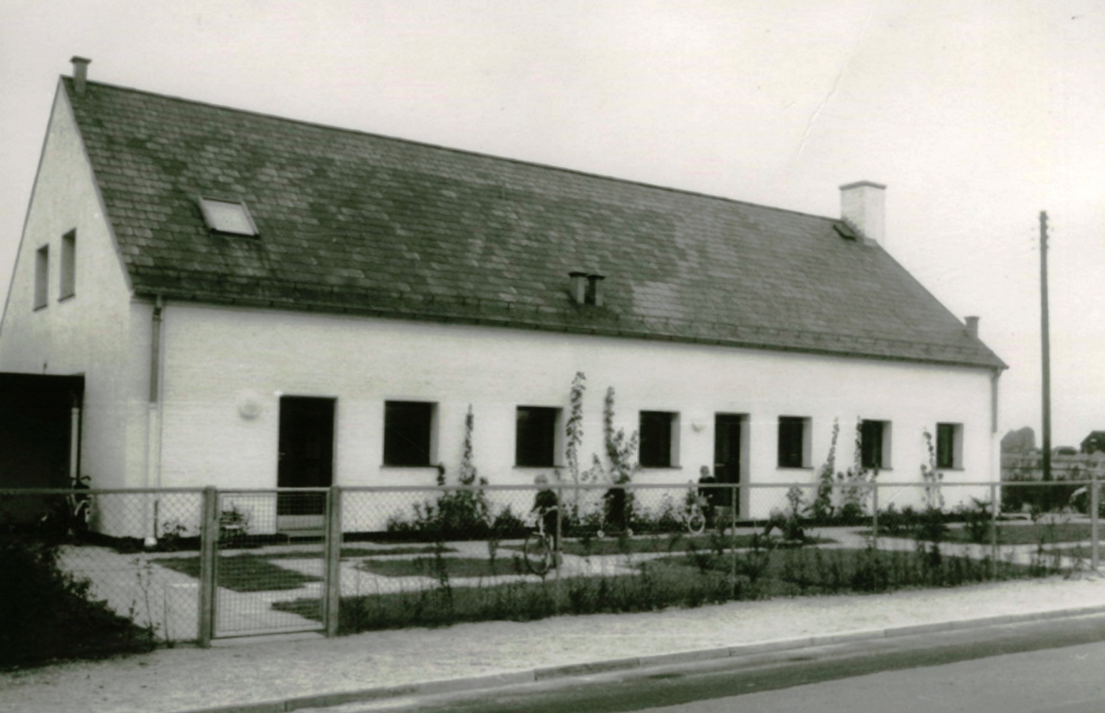 Foto er taget i 1965 kort tid efter at laden var blevet ombygget til Jægervejens Børnehave. Foto: Museum Amager.