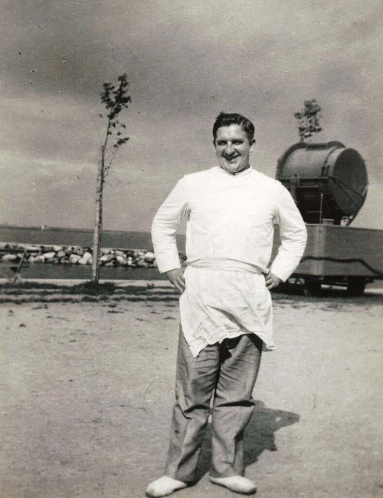 1918. "Kokken". Arthur A. Jensen på Dragør Fort. Foto: Georg Lennild.